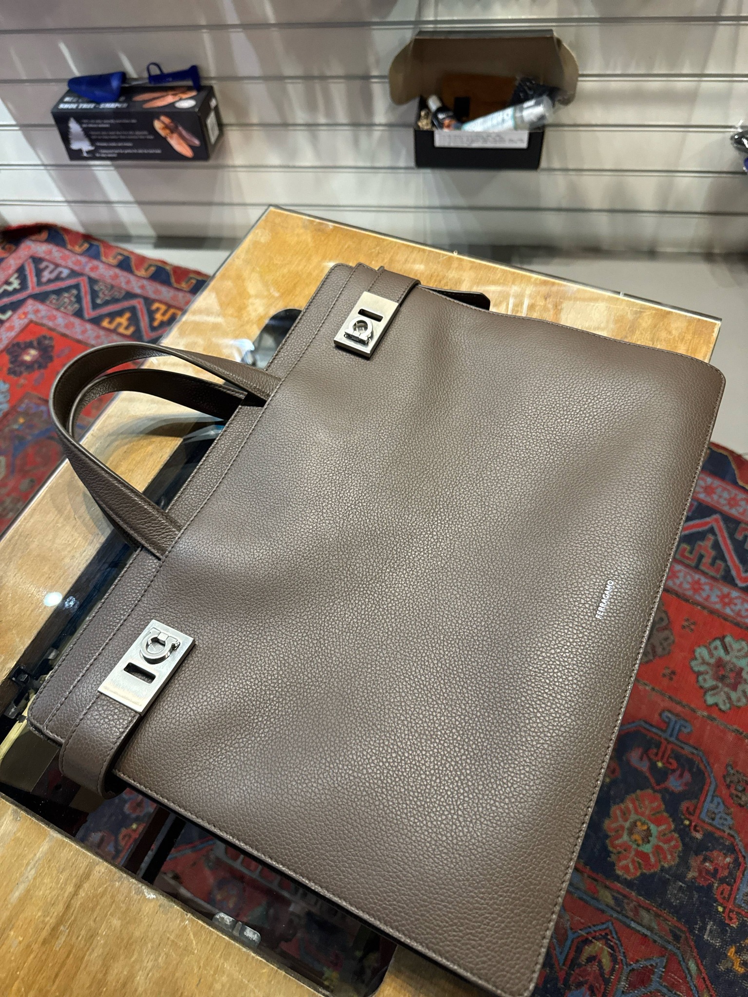 Ferragamo Gancini Briefcase после работы. Общий вид изделия.