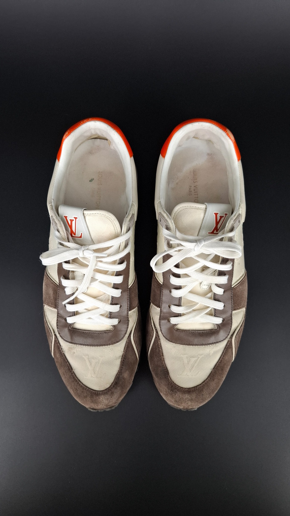 Louis Vuitton Run Away Sneaker до профессиональной чистки и покраски, вид сверху