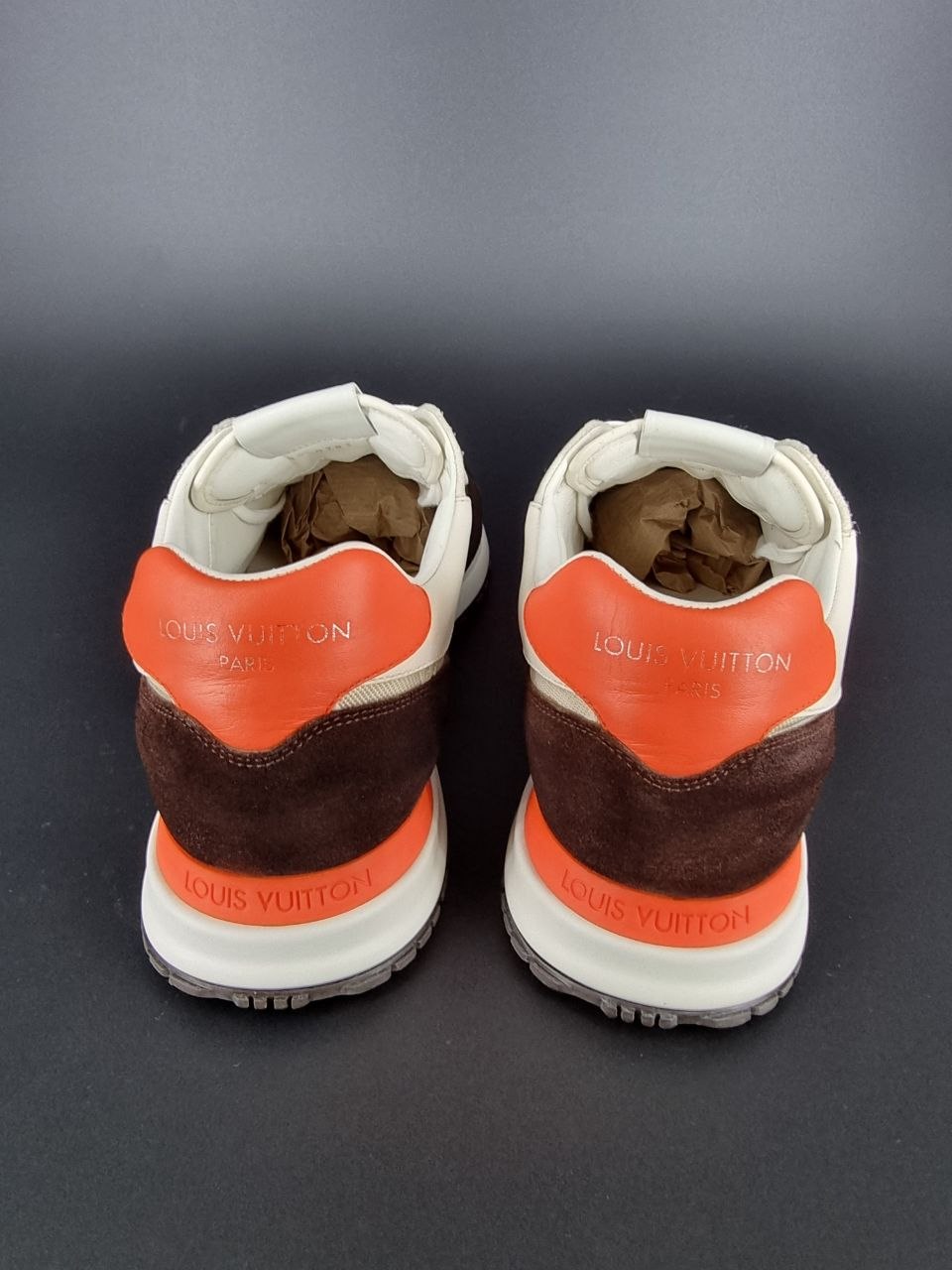 Louis Vuitton Run Away Sneaker, детали со стороны пятки